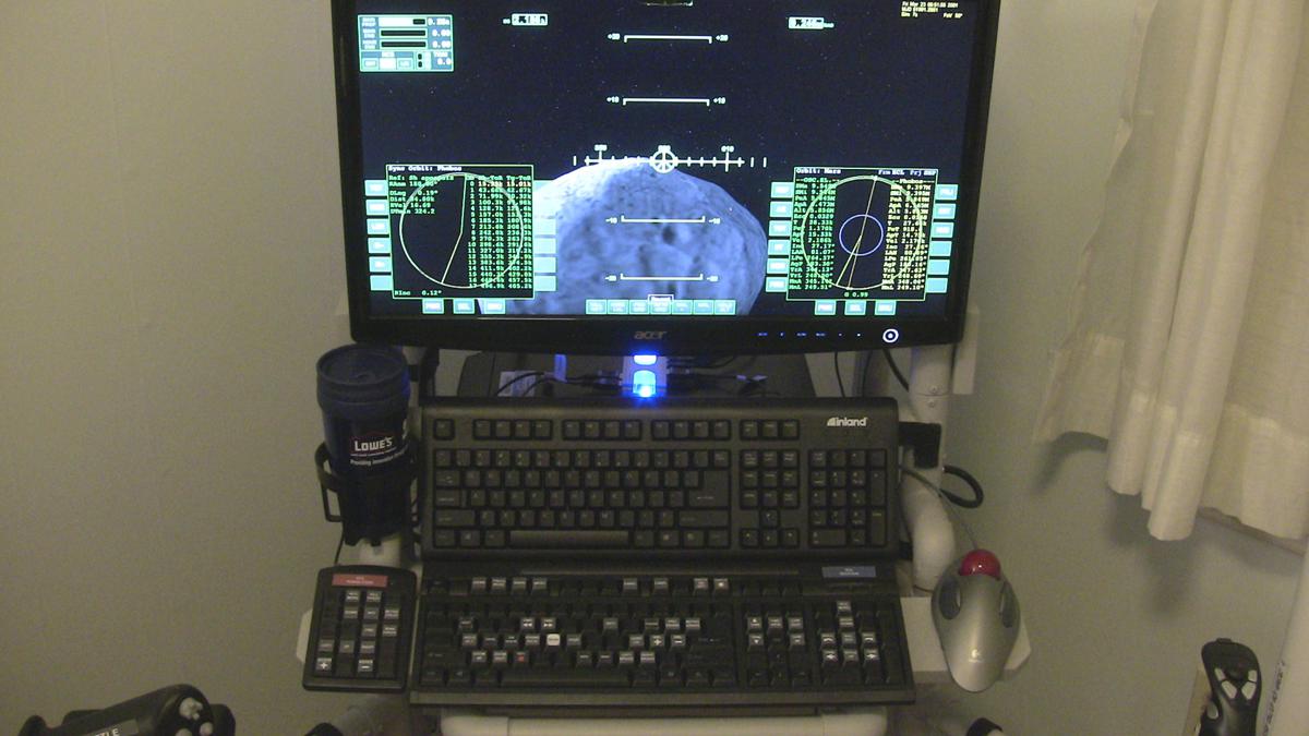 K153 Keyboard Mod being tested on the DIY Roll-Away Flight Sim