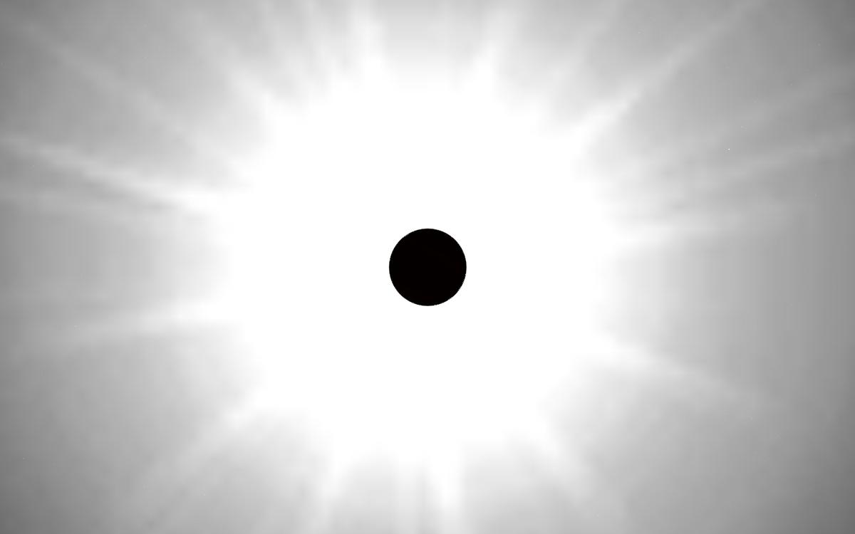 Sonto facing the star