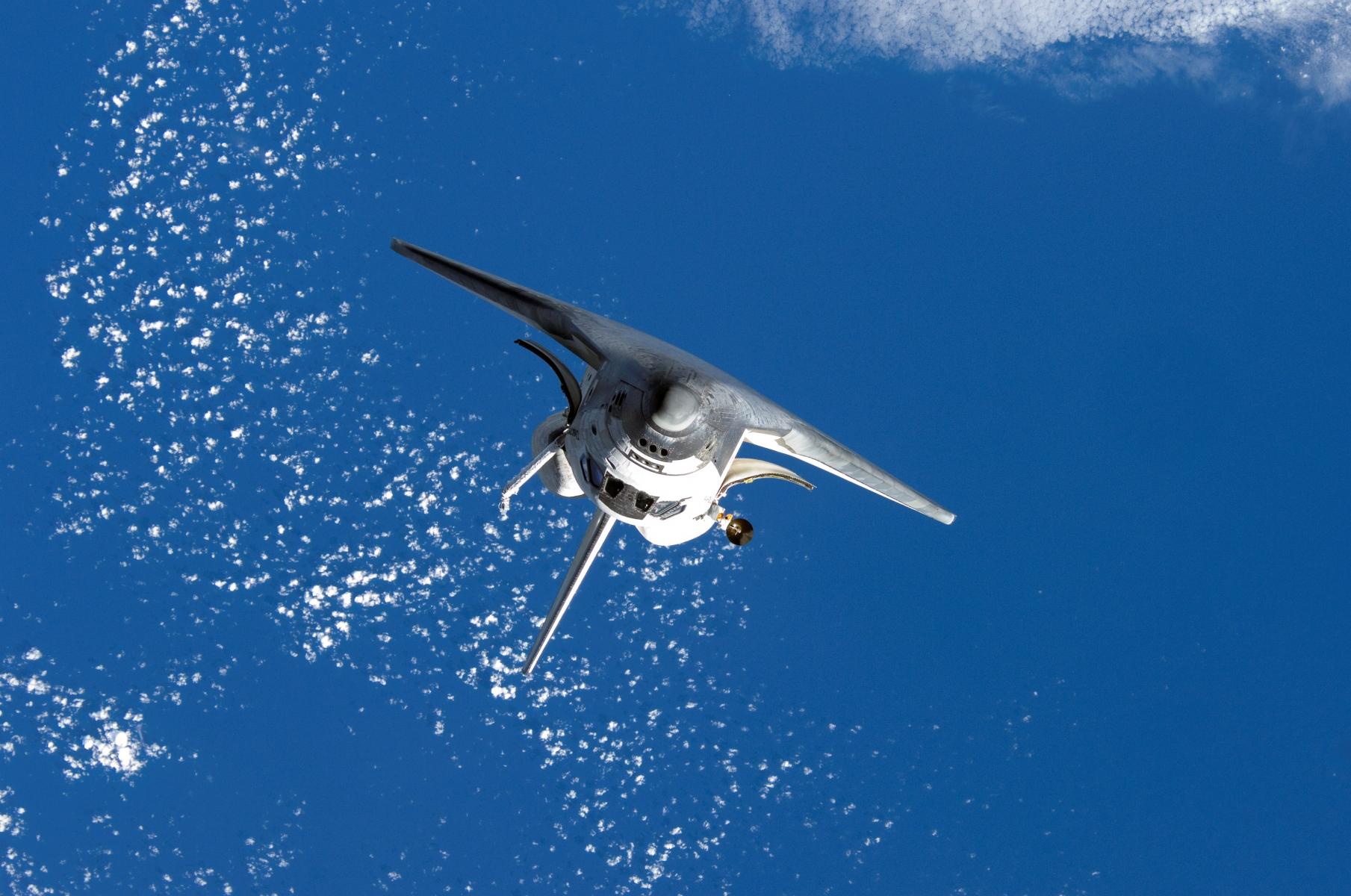 Space Shuttle Discovery on STS 120
20071025